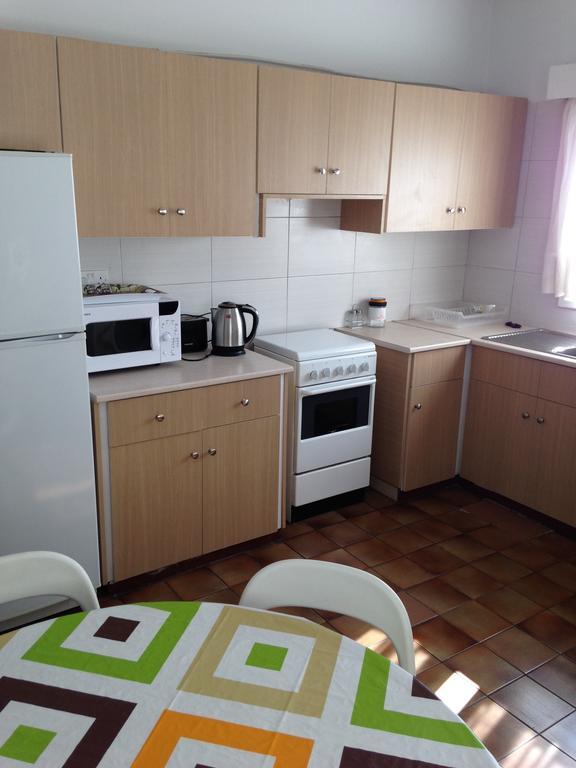 Francis Apartments Lárnaka Szoba fotó
